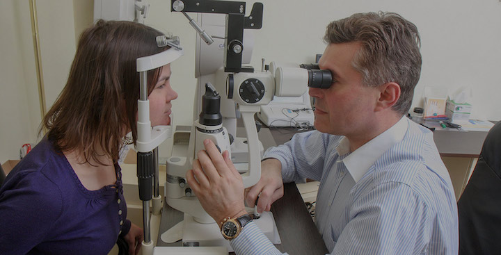 Augenärzte Mitte Dr. Tschernjakov Augen Untersuchung