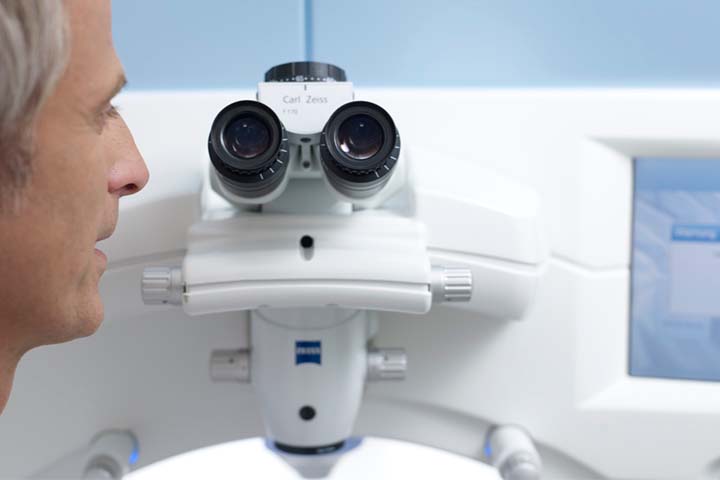 Multifokallinsen Laser mit Augenarzt